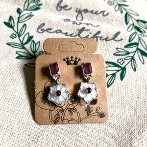 EUC Sajen Mother of Pearl Sterling Silver Earrings